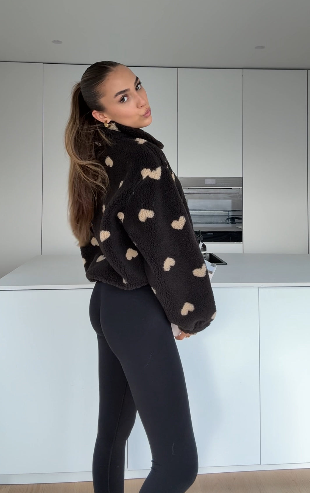 HEART TEDDY FLEECE JACKET BLACK